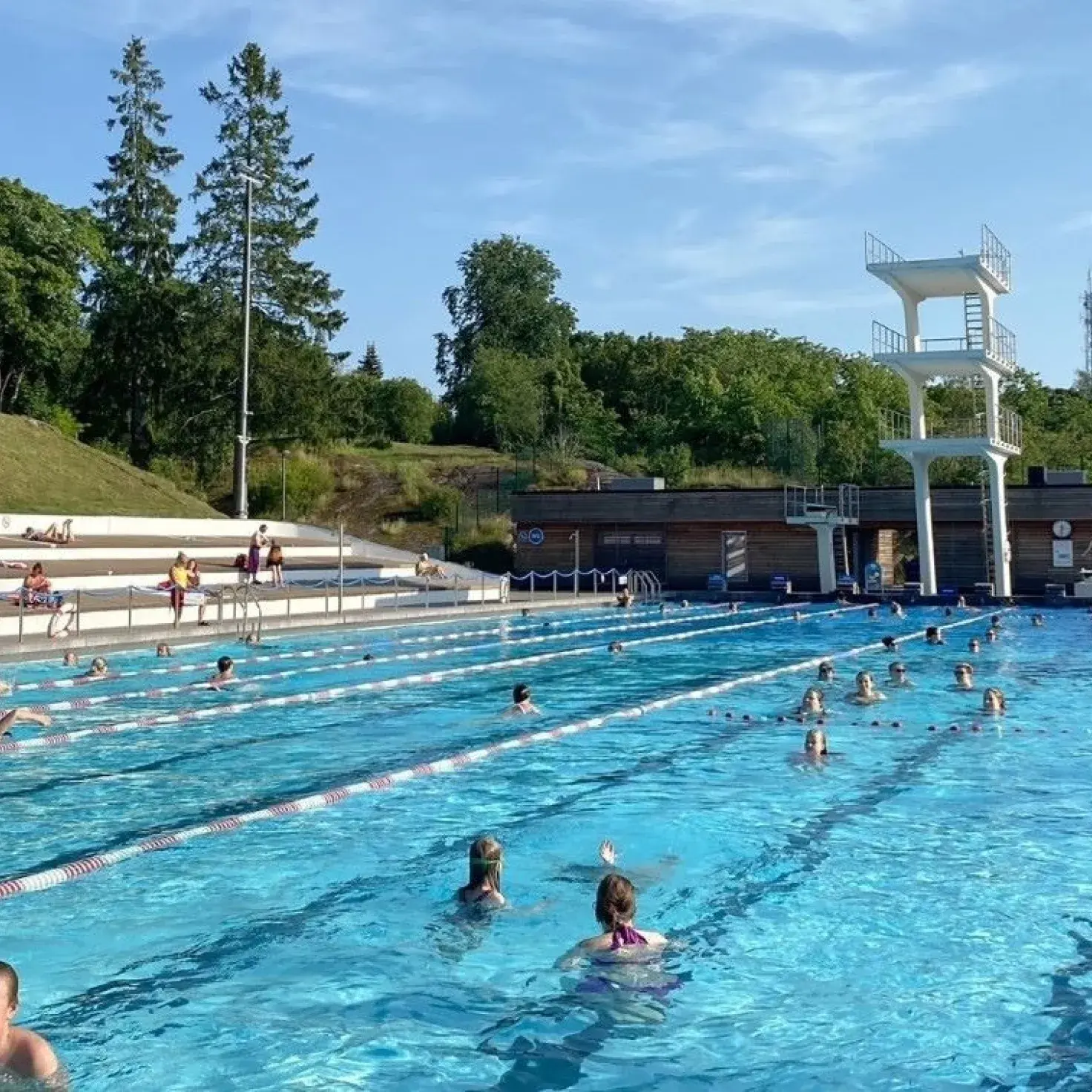family-friendly — Samp­palin­na Outdoor Swimming Stadium (maauimala)