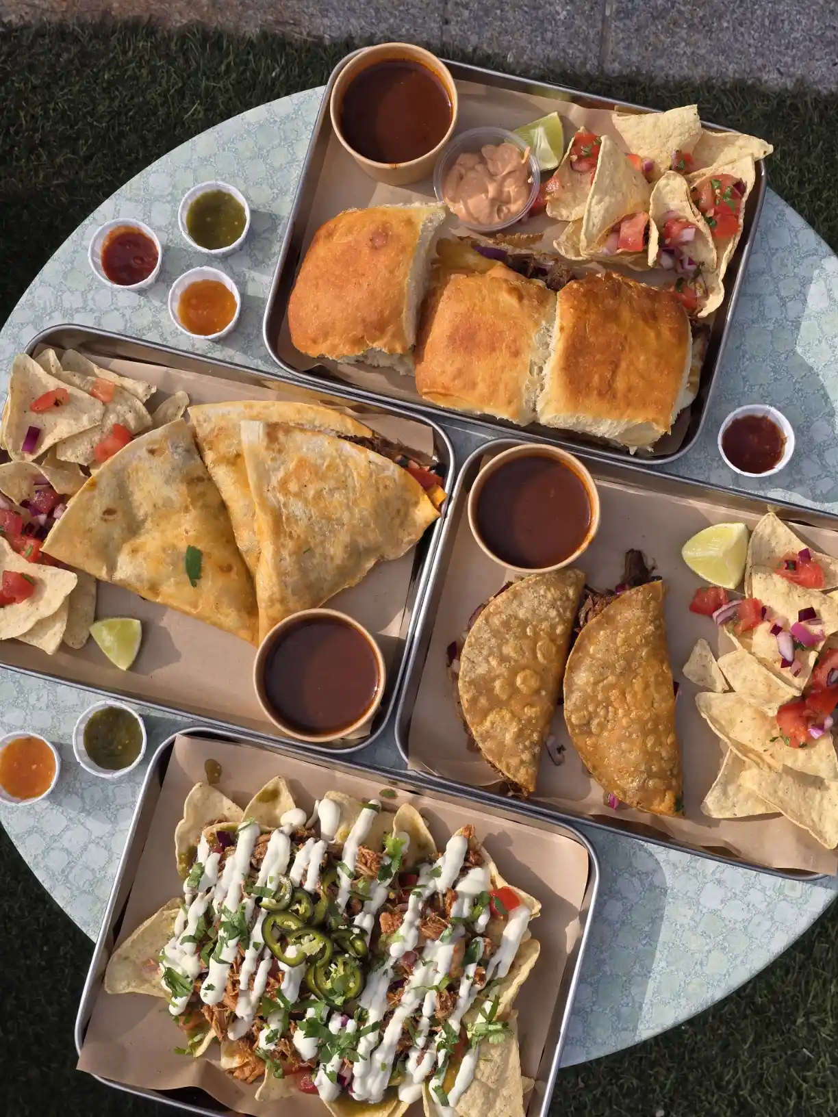 burgers & street food — Täproom x Tacoya